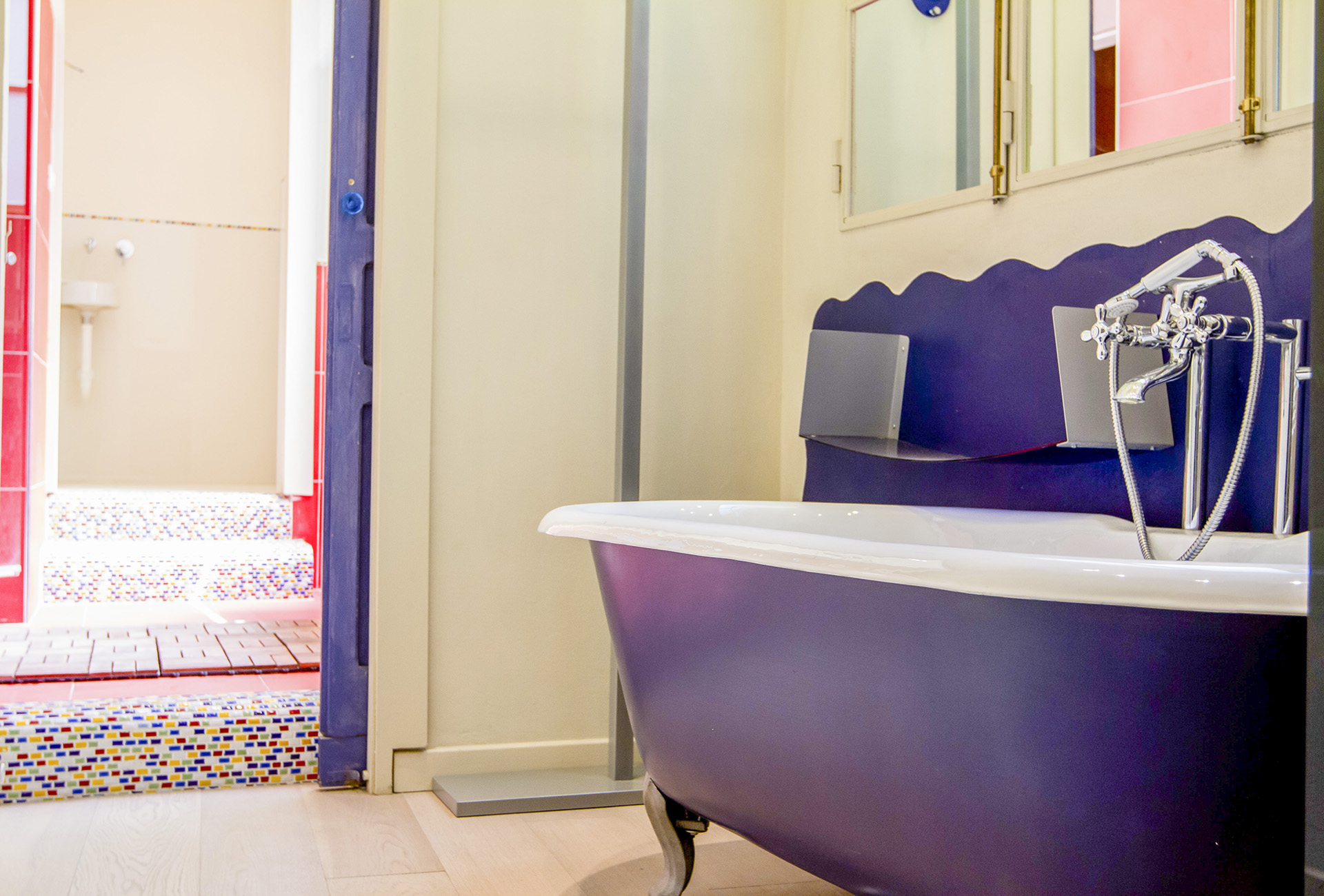 Bathtub